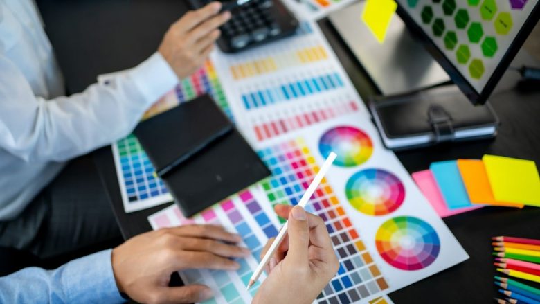 Graphic Designers: How Much Do They Earn?